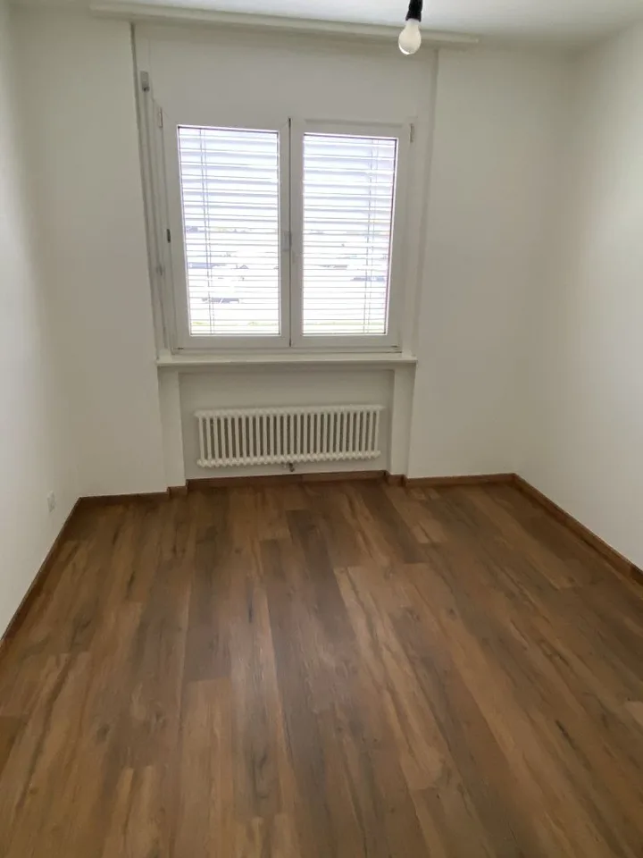 Appartement moderne 3.5 pièces avec balcon et vue panoramique à Biasca