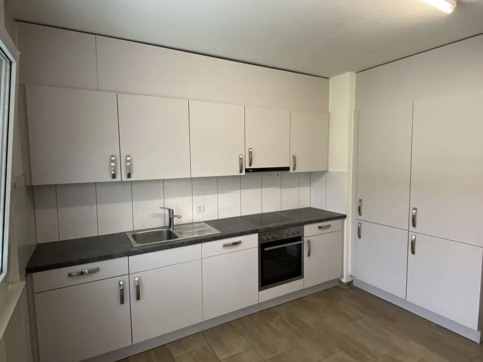 Appartement moderne 3.5 pièces avec balcon et vue panoramique à Biasca