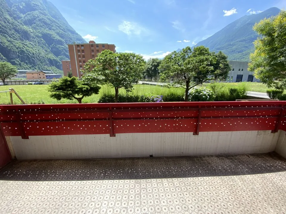 Affascinante appartamento di 3.5 locali con balcone e vista sulla montagna a Biasca – foto 10 di 10