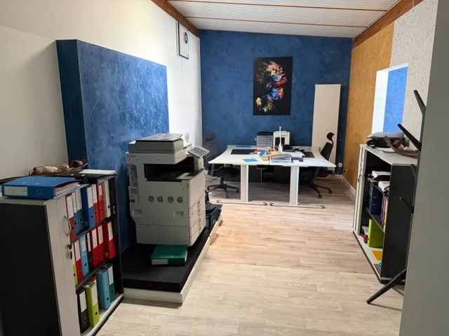 Espace commercial et de pratique moderne sur la Bonnstrasse à Düdingen
