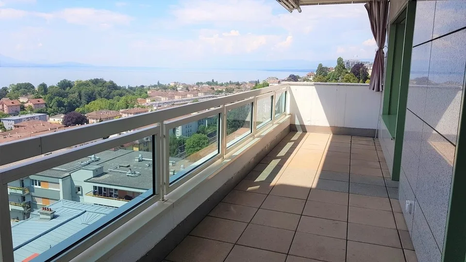 Superbe appartement de 6 pièces avec vue panoramique sur le lac