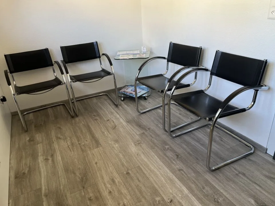 01089 - Locale - Serre 63 - La Chaux-de-Fonds