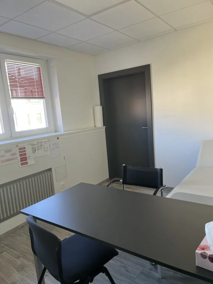 01089 - Locale - Serre 63 - La Chaux-de-Fonds