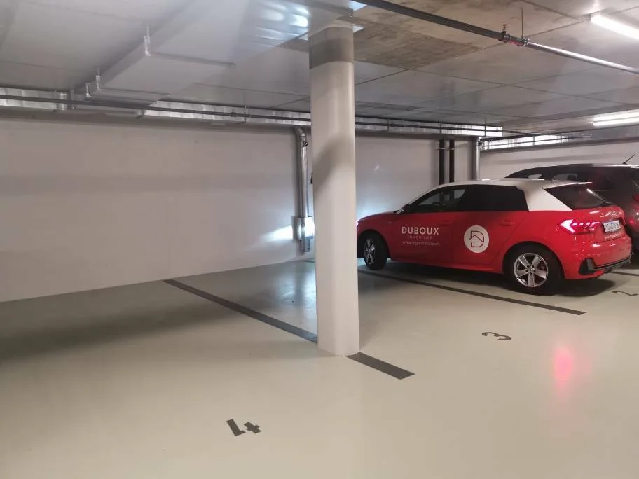 Parcheggi sotterranei di fronte alla stazione di Aigle