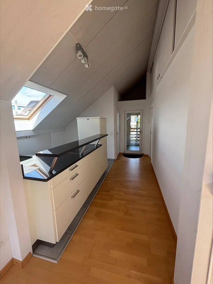 Appartamento mansardato da sogno con vista sul lago a Erlenbach ZH