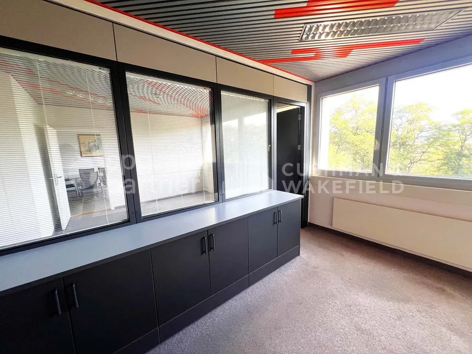 ST-CERGUE 297 - Uffici luminosi e funzionali disponibili per l'affitto o la vendita