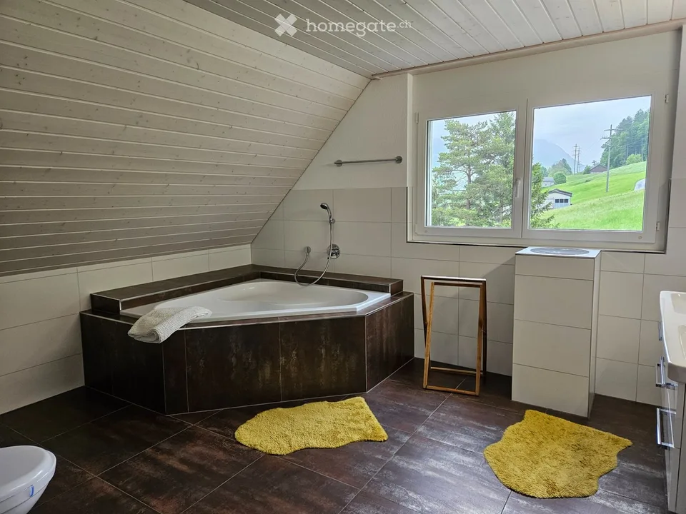 Exklusives, möbliertes Einfamilienhaus mit Sauna & Hotpot