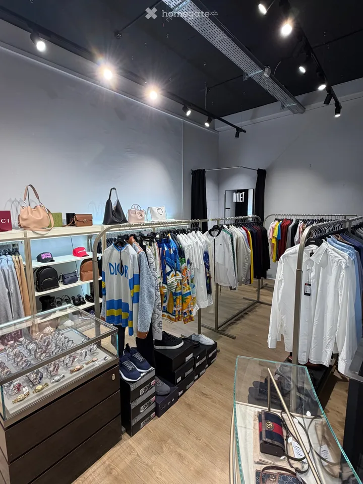 Spazio commerciale di prima classe in Rüdengasse 1 a Basilea – 160 m² nel cuore della città vecchia