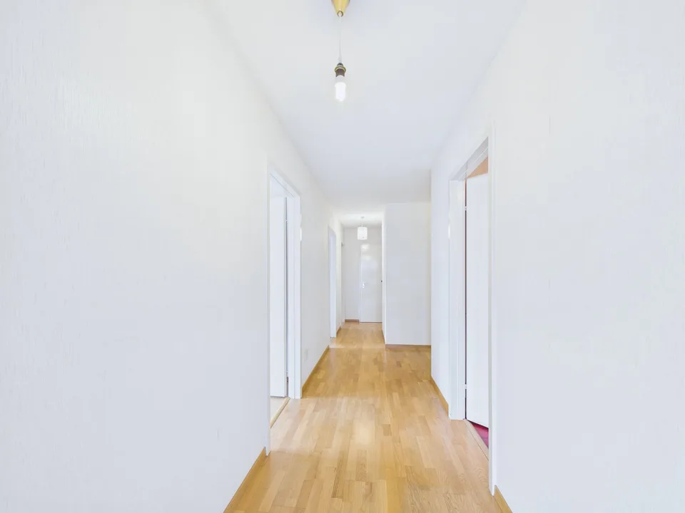 Helle und grosszügige 4.5-Zimmer-Wohnung mit Balkon im Herzen von Visp