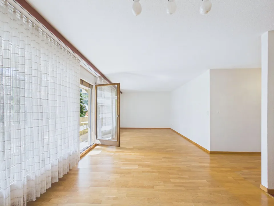 Helle und grosszügige 4.5-Zimmer-Wohnung mit Balkon im Herzen von Visp