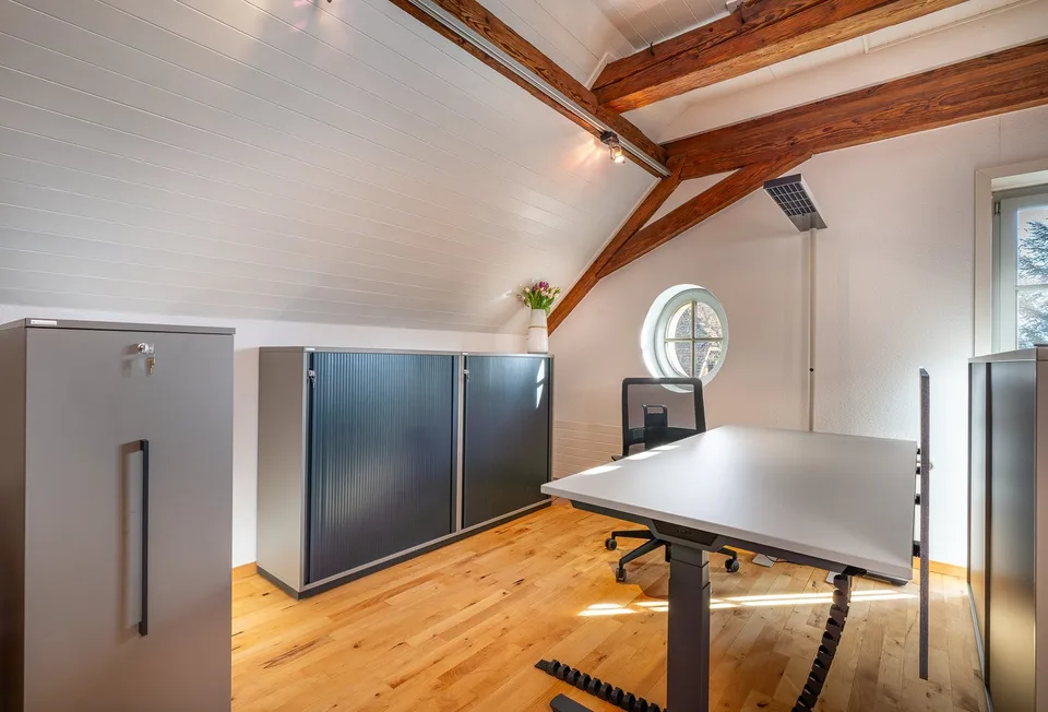 Single workspace for rent in Ittigen Castle – photo 6 of 9