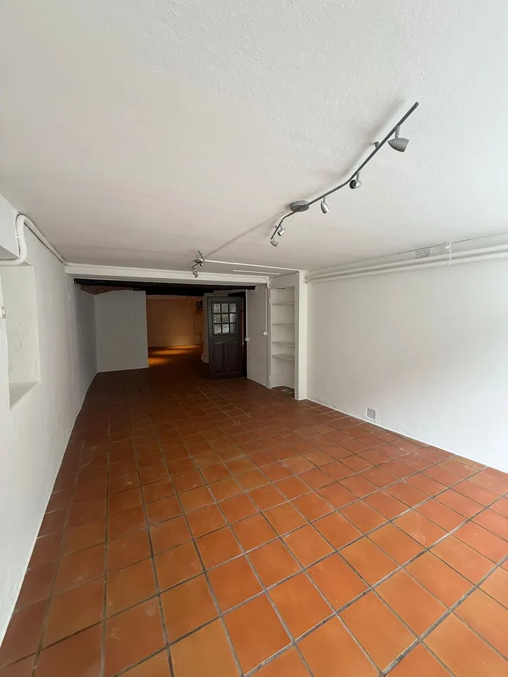 Verkaufsfläche im Erdgeschoss von ca. 77 m2
