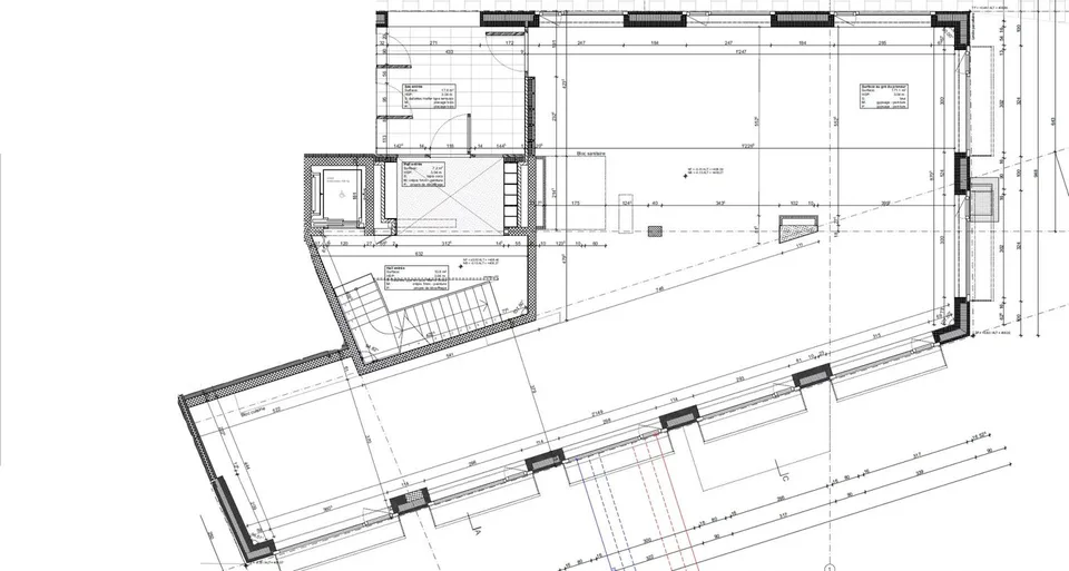 Schöne helle Arcade in einem neuen Gebäude
