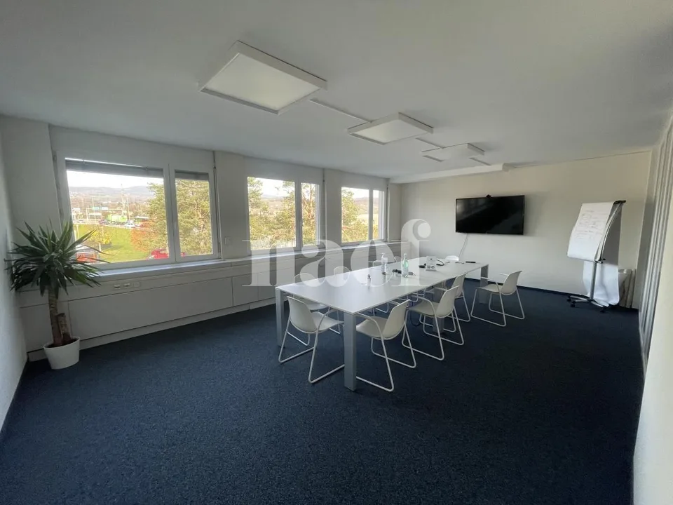 Centre Les Tuillières - Lumineuse surface d'env. 122m2 modulables au 2ème étage d'un immeuble commercial