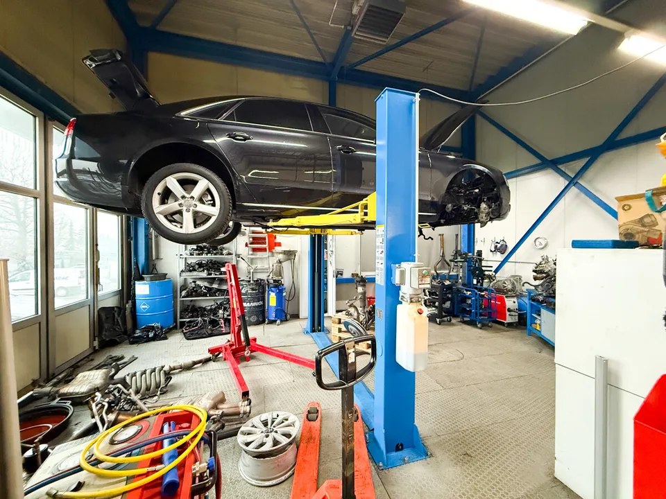 ETABLIERTE AUTOGARAGE MIT KOMPLETTER AUSSTATTUNG IN GRENCHEN ZU VERK