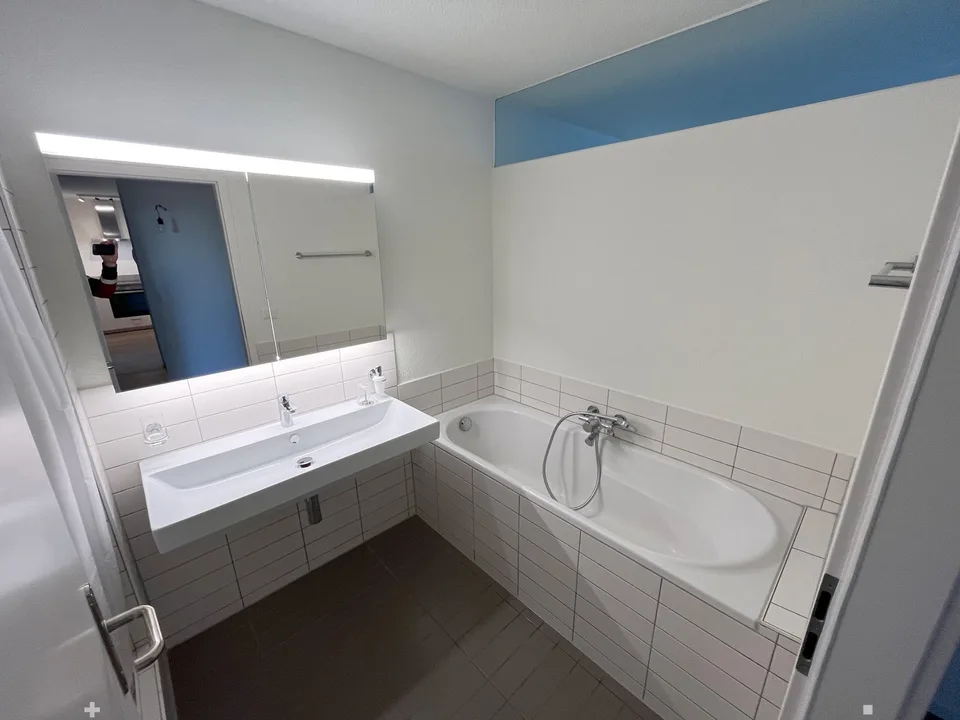 Sanierte 3.5-Zi-Whg mit Terrasse und Balkon – Foto 7 von 13