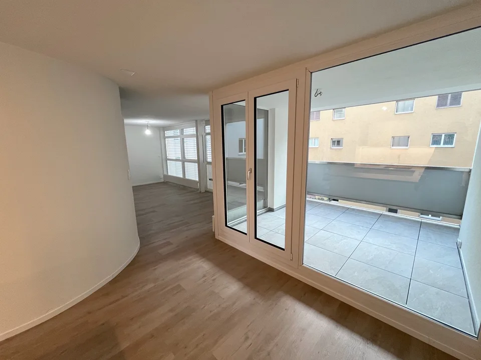 Sanierte 3.5-Zi-Whg mit Terrasse und Balkon – Foto 11 von 13