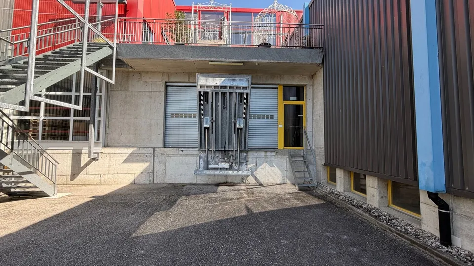 Espace de stockage et de production à louer dans la zone industrielle de Burgdorf – photo 14 sur 15