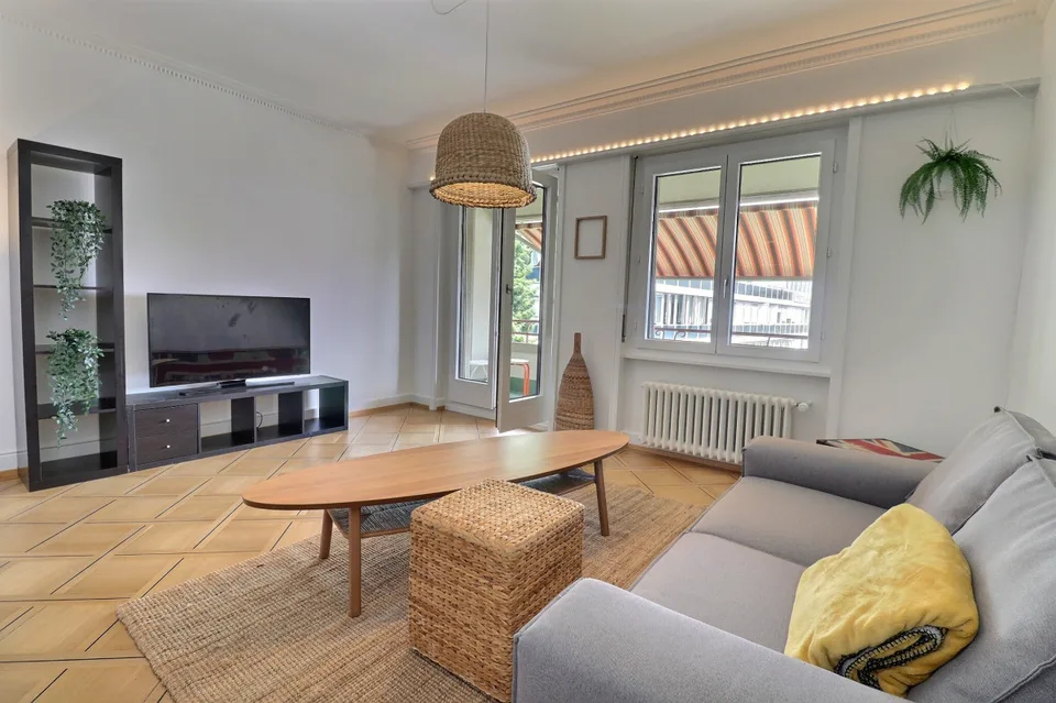 Appartement meublé 2.5 pièces avec balcon et vue imprenable