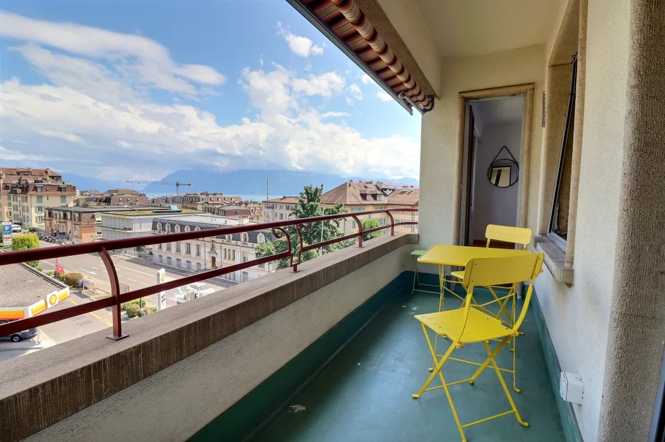 Appartement meublé 2.5 pièces avec balcon et vue imprenable