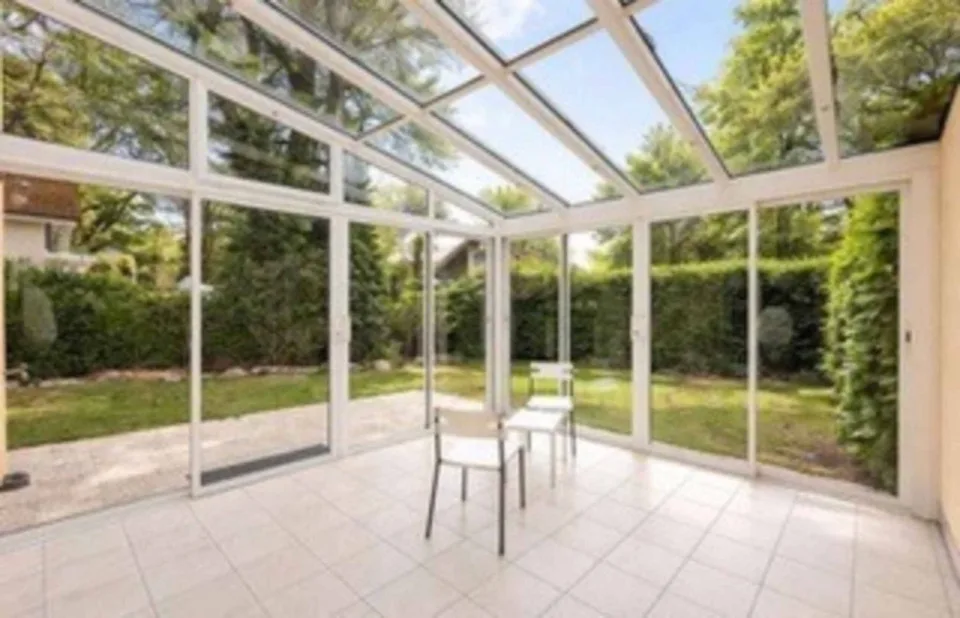 VILLA 5.5 ZIMMER - 520m2 GARTEN