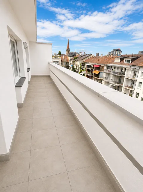Helle Dachgeschosswohnung verfügt über 2 Balkone und Stadtblick – 3.5 Zimmer in Basel
