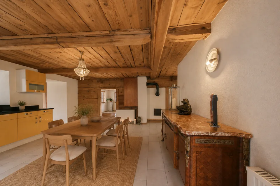 Sanierte Chalet-Wohnung in Törbel - Bergsicht, Kachelofen und sonnige Südhanglage