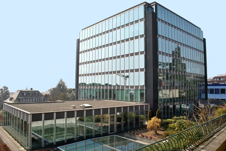 Vielseitige Fläche mit hohem Standard von 586 m²