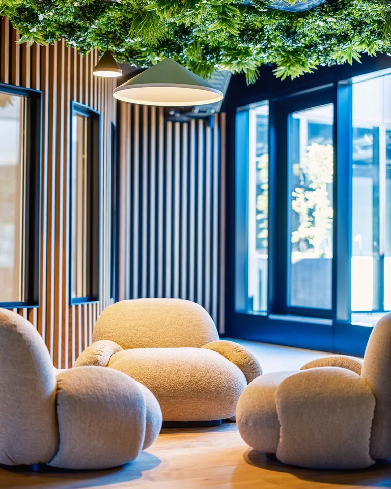 Büro für 4 Personen im Erdgeschoss in Tolochenaz – Foto 11 von 17