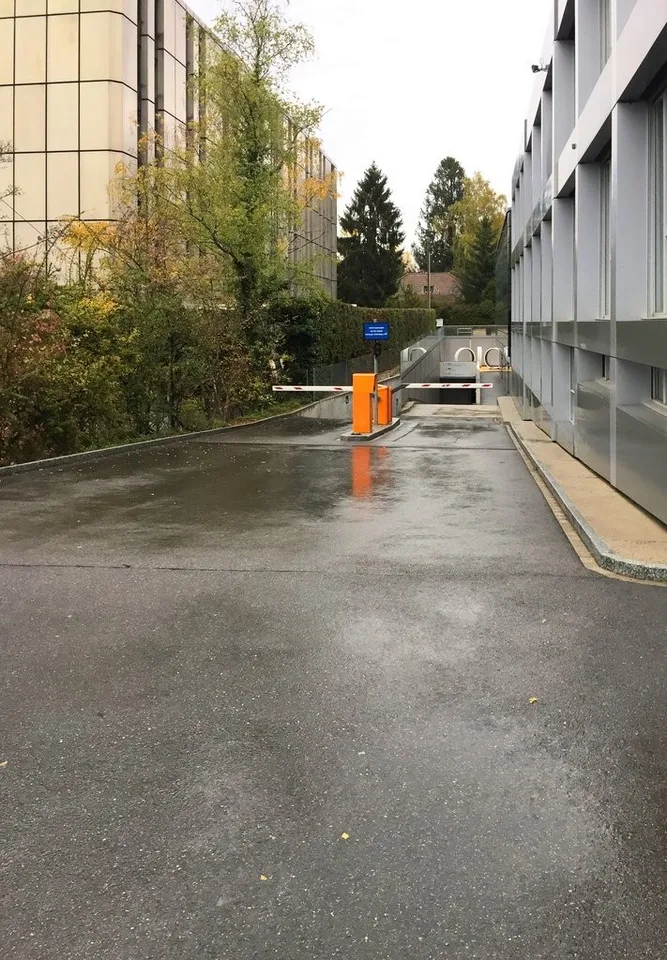 Parcheggio sicuro, ideale vicino all'aeroporto
