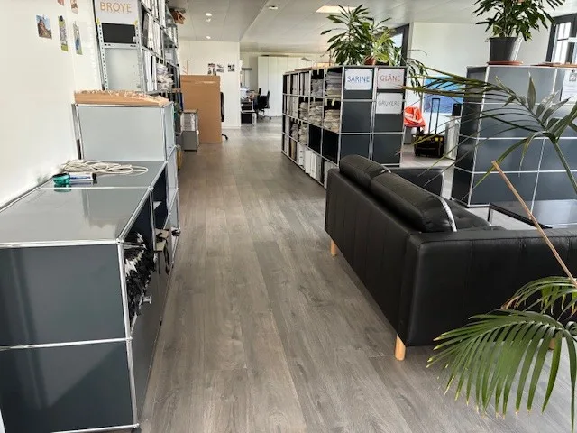 Areas of 267 m2, current offices, possible for cabinets etc. – photo 8 of 8