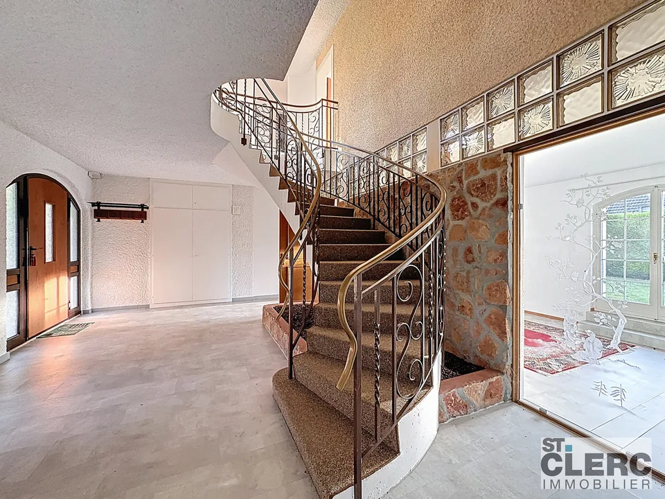 Bel appartement de 7 pièces avec jardin privatif