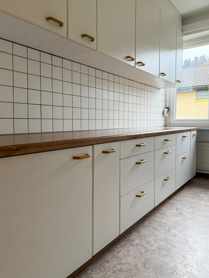 Grosszügige helle 6-Zimmer-Wohnung mit Balkon und Seesicht in Pfäffikon SZ – Foto 10 von 13
