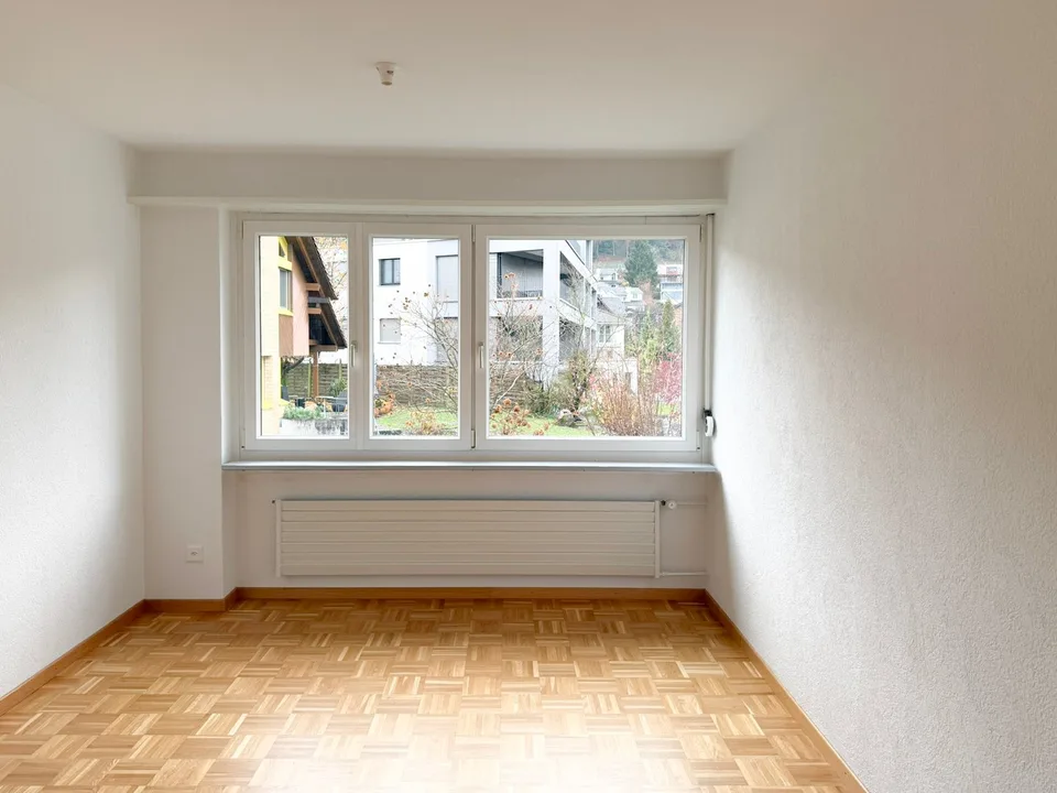 Grosszügige helle 6-Zimmer-Wohnung mit Balkon und Seesicht in Pfäffikon SZ – Foto 6 von 13