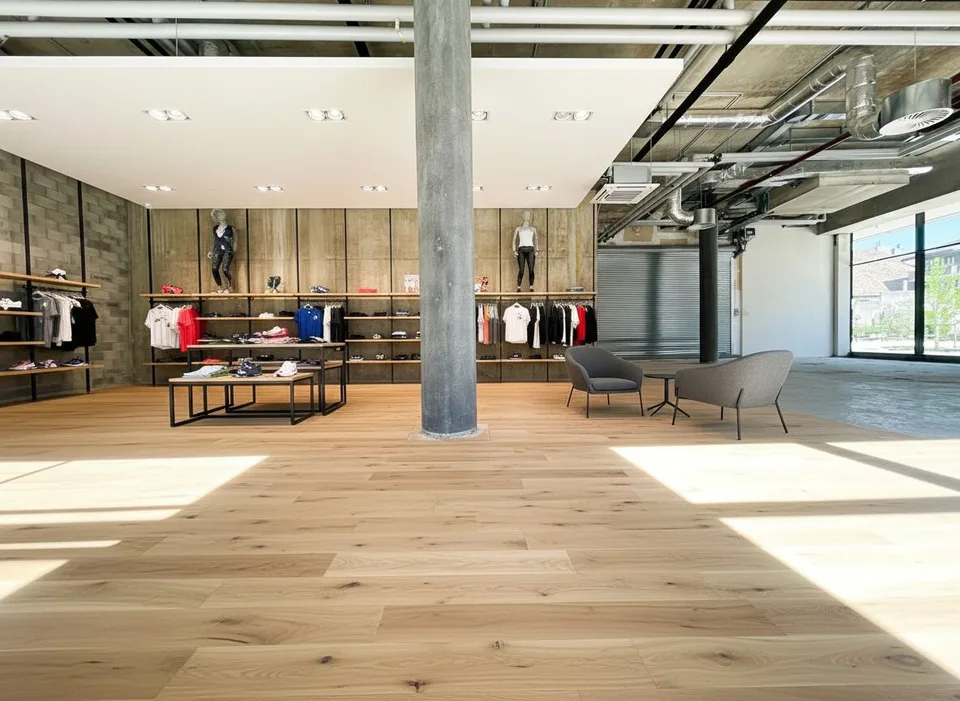 In affitto - Nuova superficie commerciale di 246 m² nel cuore di Rolle - Rue du Temple