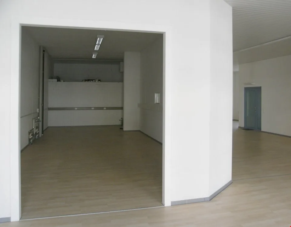 Vente/formations/bureaux/exposition/entrepôt/salles de pratique à prix abordables – photo 12 sur 17