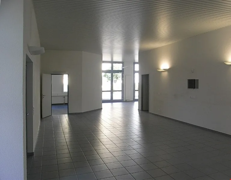 Vente/formations/bureaux/exposition/entrepôt/salles de pratique à prix abordables – photo 16 sur 17