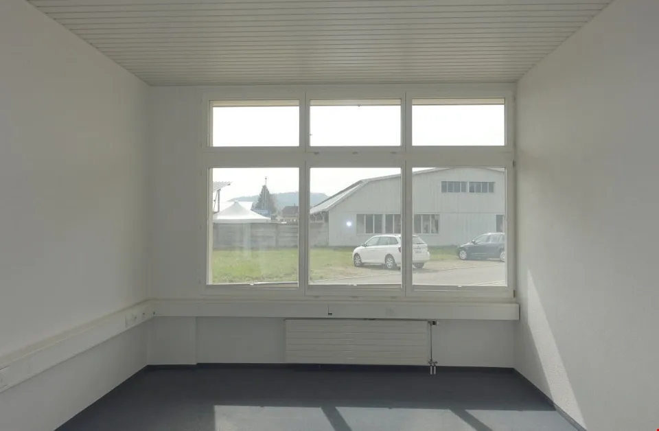 Vente/formations/bureaux/exposition/entrepôt/salles de pratique à prix abordables – photo 11 sur 17
