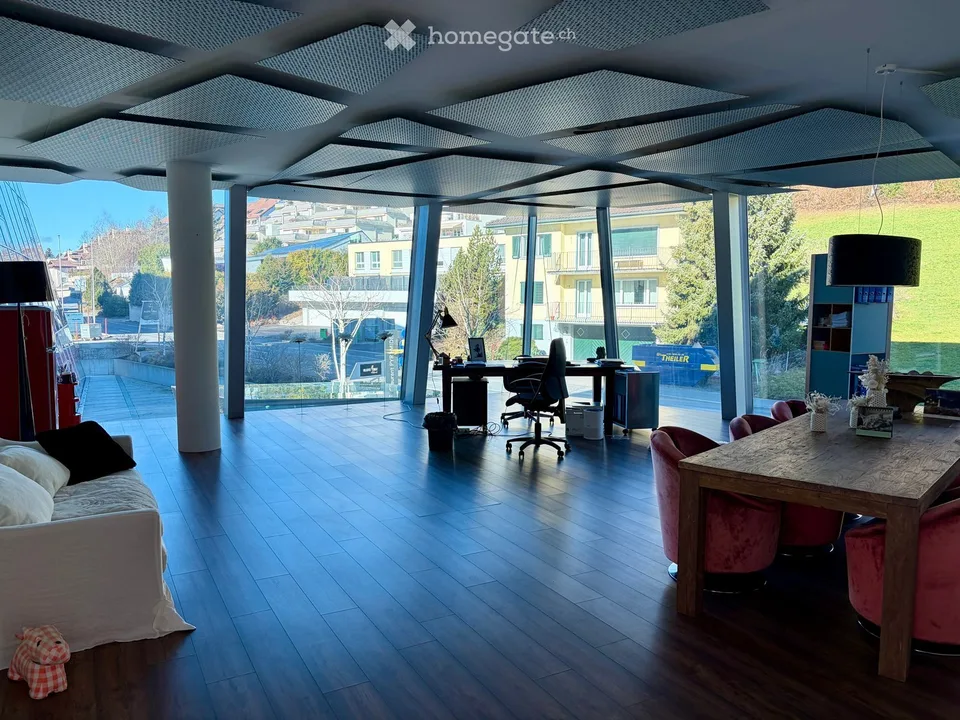 Uffici moderni e rappresentativi nella Piramide a Wollerau