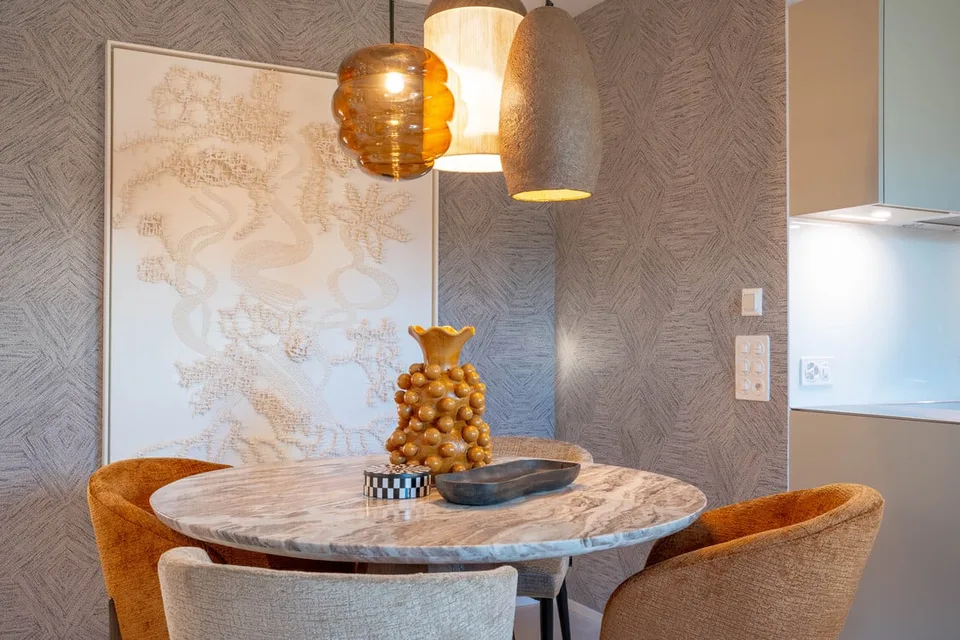 Brandneu: Dachgeschoss-Serviced- und möblierte Wohnung in bester Seefeld-Lage