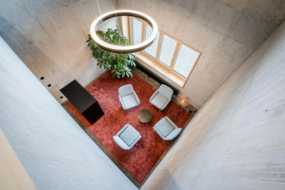 Edificio commerciale moderno con carattere - spazi di diverse dimensioni