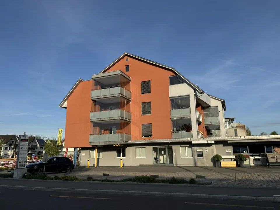 Grosszügige Gewerbefläche für Büro oder Praxis, 238 m²