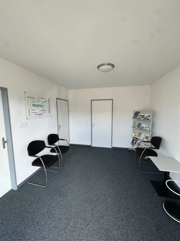 Grosszügige Gewerbefläche für Büro oder Praxis, 238 m²