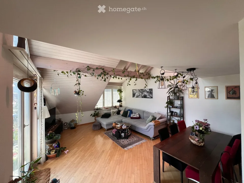 Möblierte 3.5-Zimmer-Dachwohnung zur Untermiete (ab Oktober 2026, mind. 9 Monate)