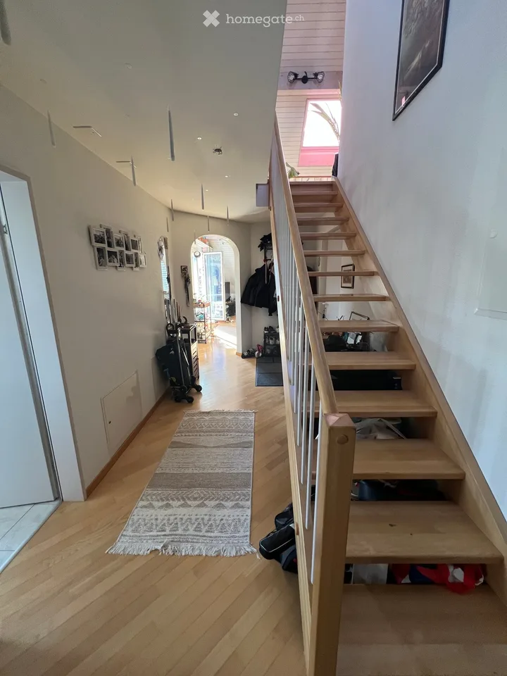 Möblierte 3.5-Zimmer-Dachwohnung zur Untermiete (ab Oktober 2026, mind. 9 Monate)