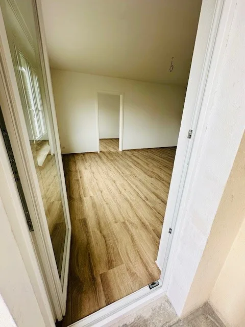 Helle, renovierte 3.5-Zimmerwohnung mit Balkon per sofort in Münchenstein zu vermieten