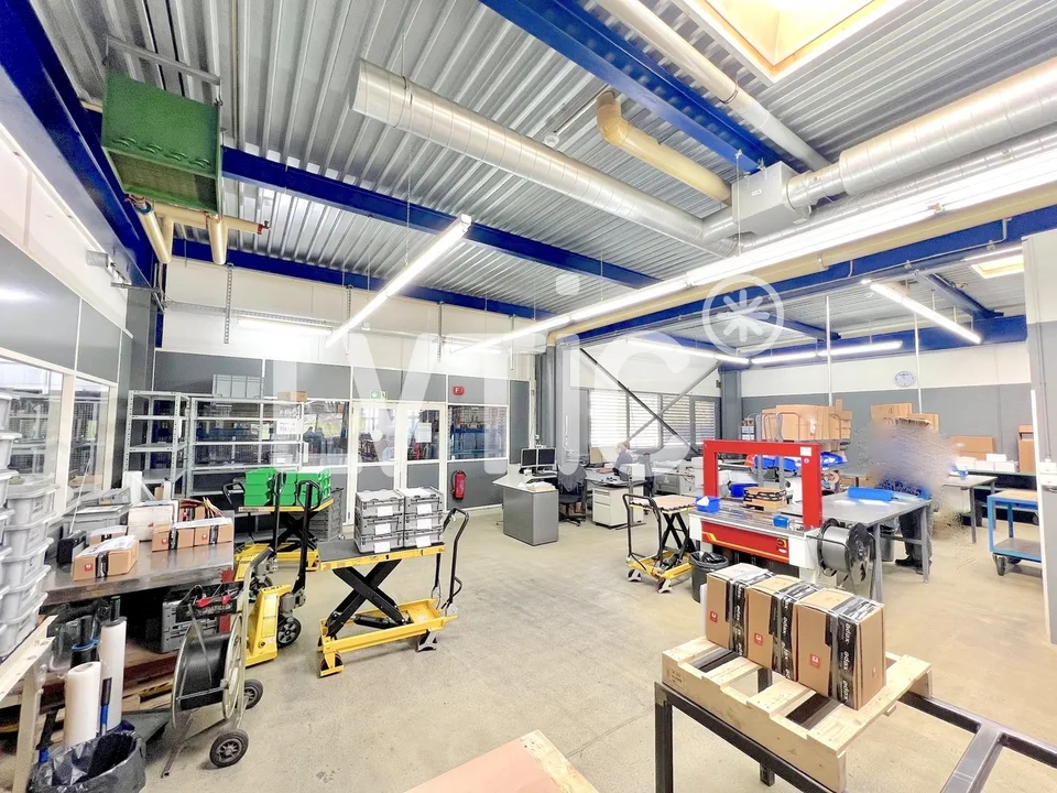Industriehalle, 3600 m2 Bürofläche zur Miete in der Nähe von Cortaillod