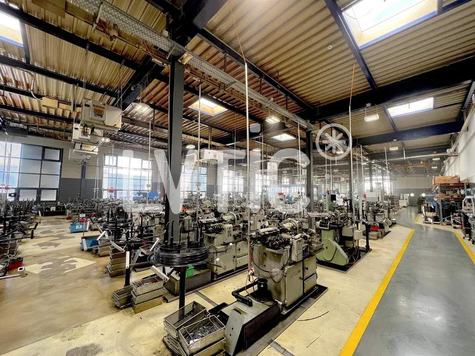 Industriehalle, 3600 m2 Bürofläche zur Miete in der Nähe von Cortaillod