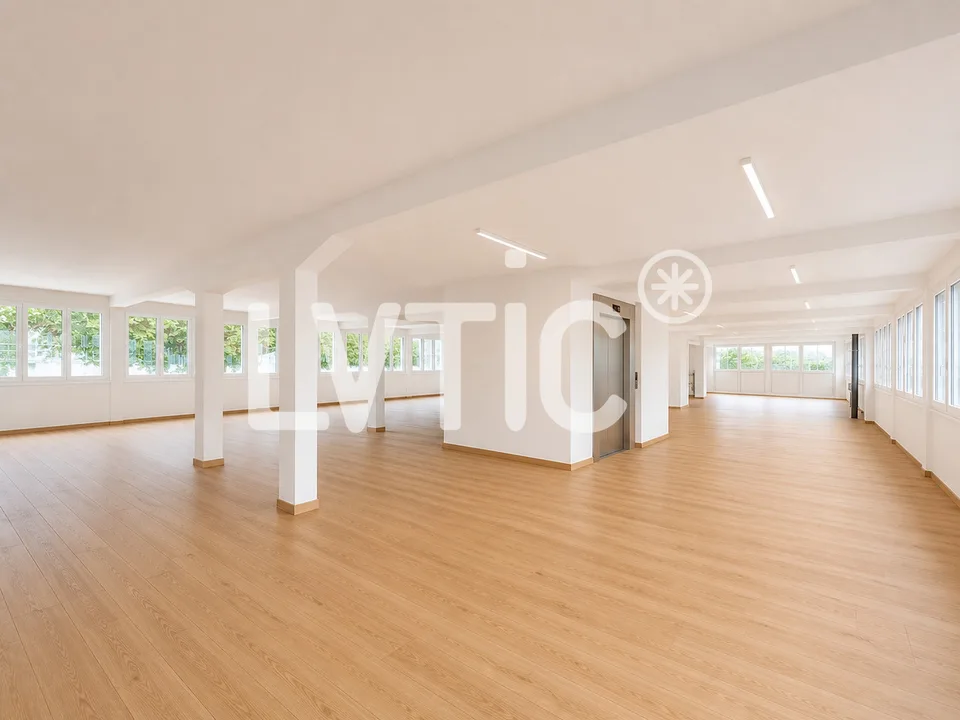 Bureaux, locaux de 566 m2 à louer au Mont-sur-Lausanne / Blécherette