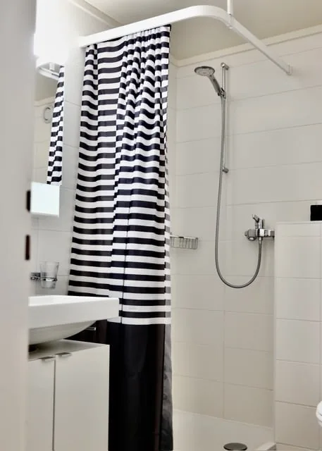 Studio meublé -haut standing - 30m2 avec balcon - entièrement équipé - WIFI et charges incluses
